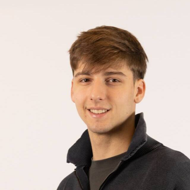 Даниил Бобровских